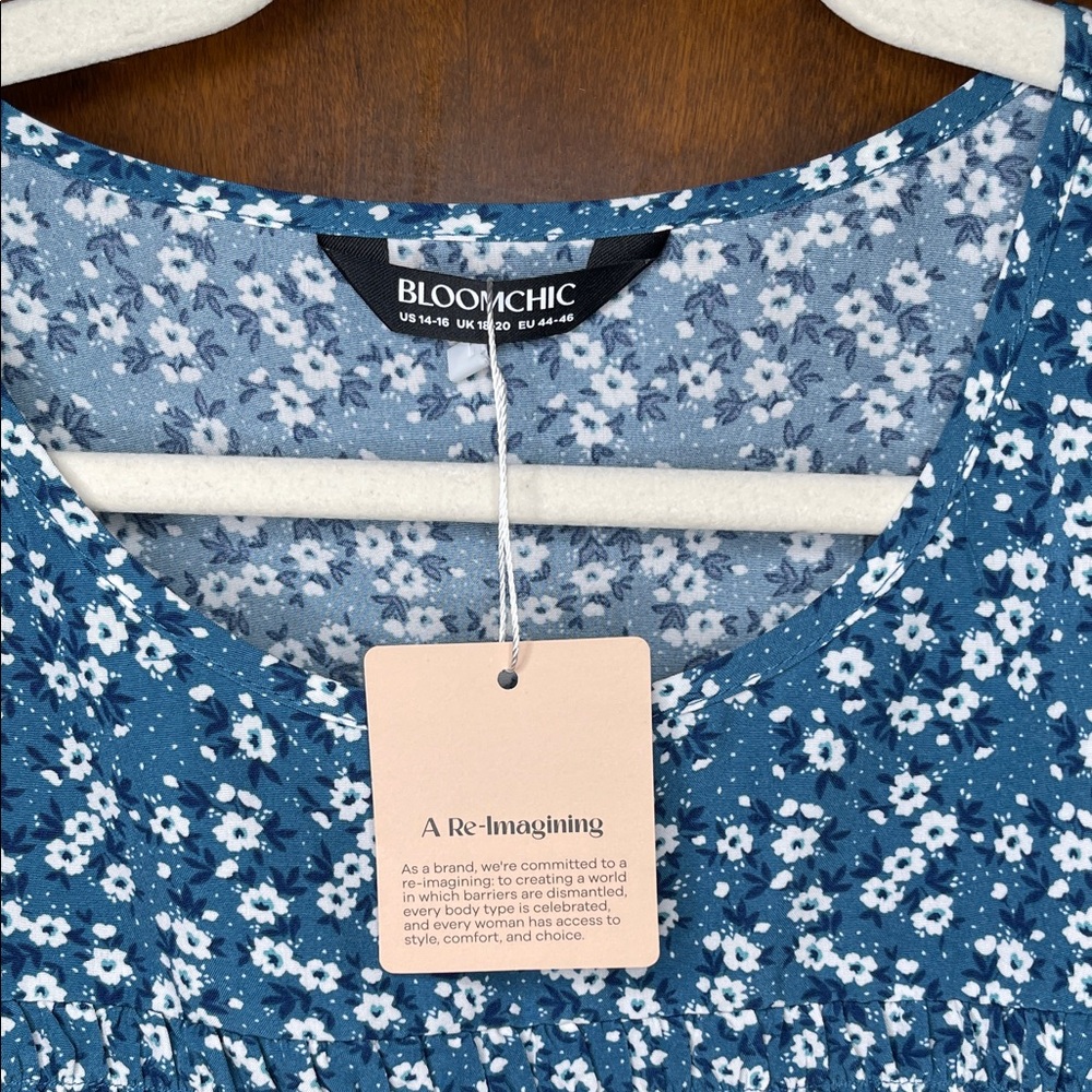 BloomChic Floral Ruffle Sleeve Gathered Round Neck Blouse 1X 14/16 NWT - Picture 3 of 5